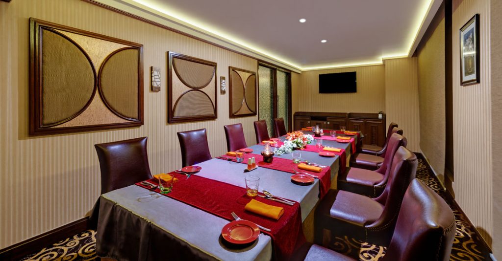Engage Clients Profitably With a Private Dining Experience